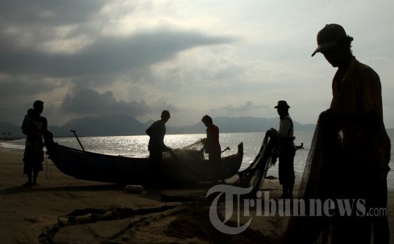 Nelayan Tuntut Polisi Usut Kematian Temannya