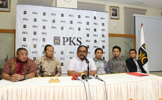 Luthfi Hasan Ishaaq Mundur dari Presiden PKS