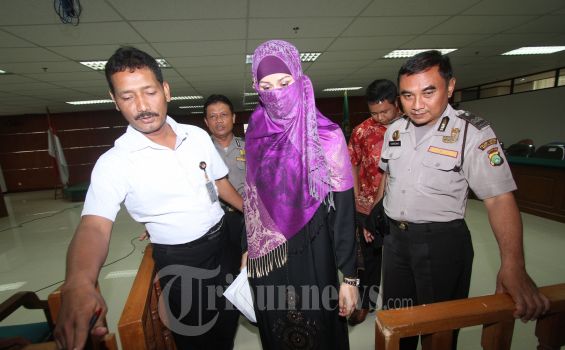 Neneng Bertakbir saat Bacakan Pleidoi
