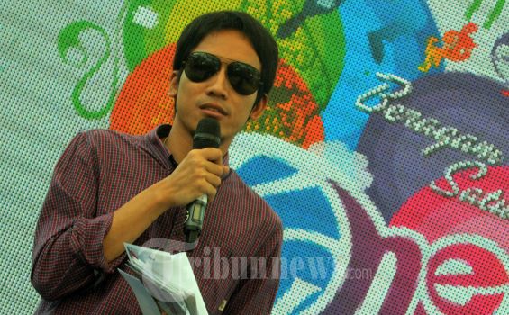Desta Rasakan Indahnya Liburan ke Mekkah