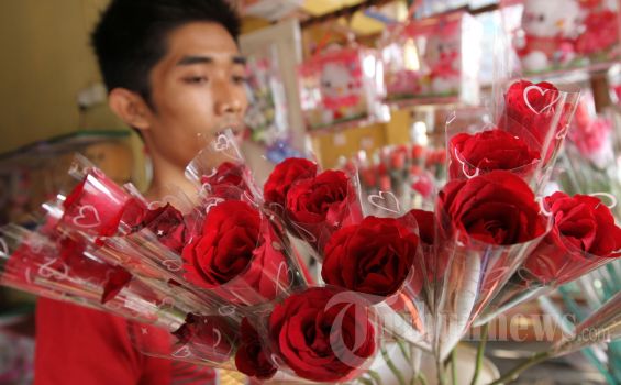 Hindari Beri Kado Valentine Seperti Ini karena Membosankan!