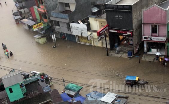 Pengungsi Korban Banjir Mulai Kembali ke Rumah