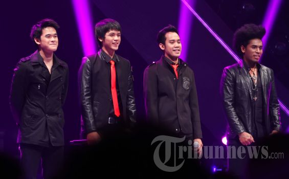 Anggun Ingin Bantu Personel Nu Dimension Buka Baju