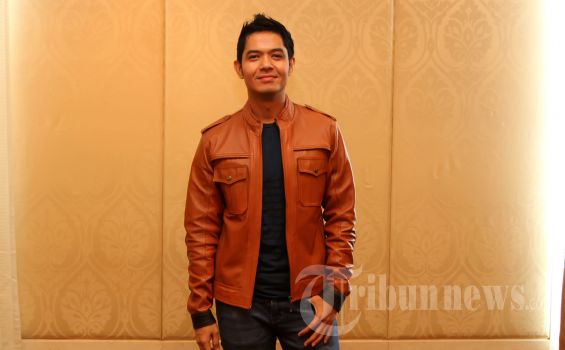 Dude Harlino Rasakan Keakraban Bersama Uje
