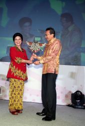 Poempida Hidayatulloh Beri Saran Menkes Nafsiah Mboi