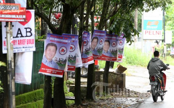 Pemkot Makassar Tertibkan Baliho Caleg