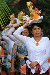 Umat Hindu di Cirebon Hiasi Pura