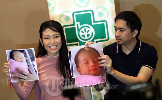 Kisah Ayu Dewi Cantik-cantikan Dulu Menjelang Melahirkan