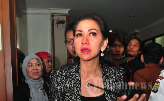 Pertahankan Keluarga, Venna Melinda Bawa Suami Saat Perjalanan Dinas