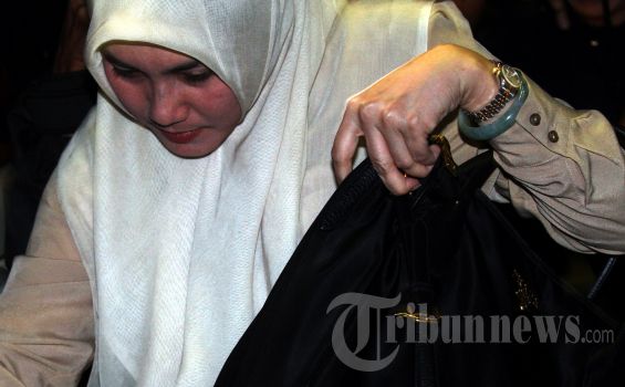 Mahdiana Pinjam KTP Keluarga untuk Beli Mobil Mewah