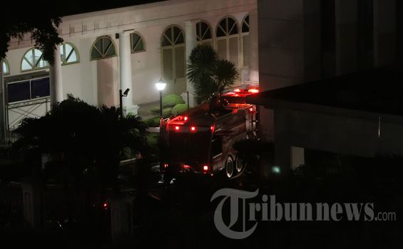 Pasukan Bersenjata Lengkap Disiagakan di Istana