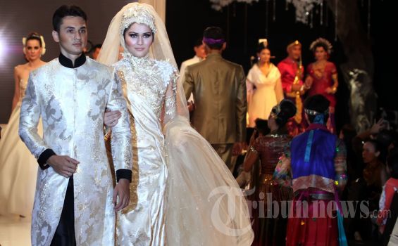 Cermat Memilih Gaun Pengantin