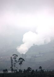 Ratusan Warga Sekitar Dieng Masih Mengungsi