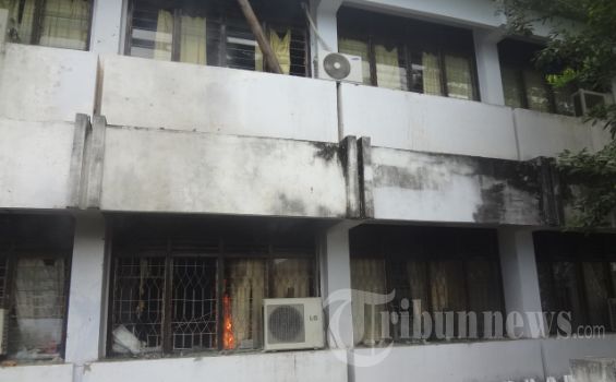 Kantor Wali kota Dibakar, Pejabatnya Malah Pergi ke Luar Daerah