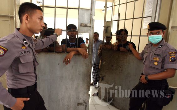 Ketika Pengacara Berebut Jadi Advokat Terdakwa Rohingya
