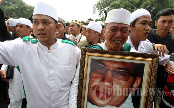 Uje Suka Menyembunyikan Sakitnya Demi Menyenangkan Orang