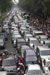 Blokir Jl Diponegoro, Kendaraan Dialihkan ke Jl Inspeksi Kali Ciliwung