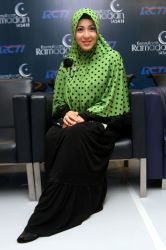 Devi Permatasari Promosikan Produk Melalui Jejaring Sosial