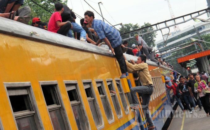Lonjakan Penumpang Arus Mudik, PT KAI Siapkan 10 Kereta Tambahan