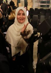 Umi Pipik Menikmati Jadi Single Parent