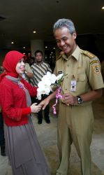 Ganjar Pranowo Minta Buruh Rembuk UMP Sampai 19 November