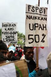 Muhaimin: Tuntutan Kenaikan Upah Jangan Sampai Bangkrutkan Perusahaan