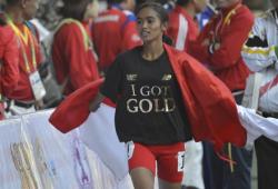 Triyaningsih Persembahkan Emas di Nomor 10.000 meter
