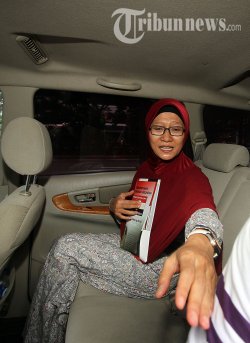 Besuk Anas, Athiyyah Kembali Bawakan Berkas PPI ke Rutan KPK