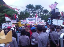 Sebut LSM Mandul, Kajari Bangkalan Dituntut Angkat Koper