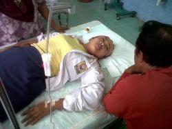 Hanifah Luka Parah Tertimpa Bangunan Kelasnya yang Roboh