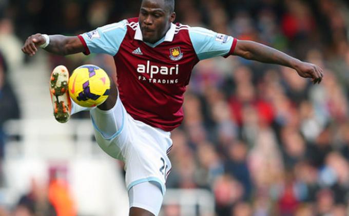 Bek West Ham United: Setiap Laga Bisa Dimenangkan