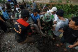 Pencarian 7 Korban Longsor di Jombang Dilanjutkan