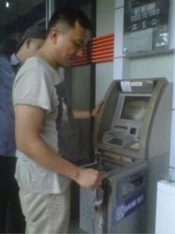 Polisi Buru Pelaku Pembobolan ATM BRI