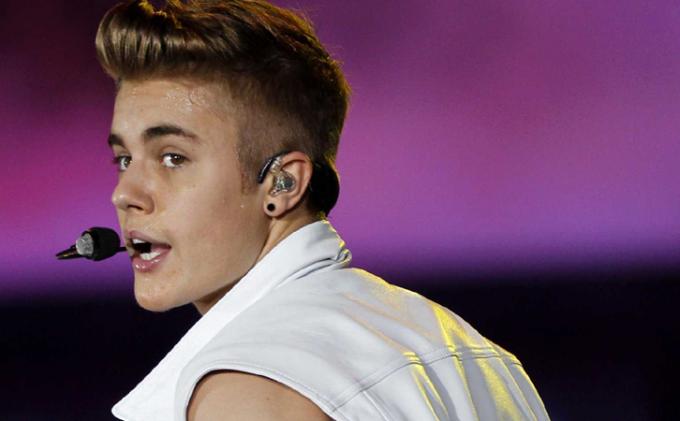 Hakim Miami Umumkan Justin Bieber Jalani Sidang 5 Mei 2014