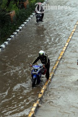 Ini Titik Genangan di Ruas Jalan Jakarta Jumat Pagi