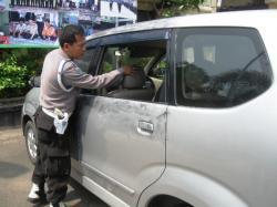 Kaca Mobil Anggota DPRD Bali Dikepruk, Rp 100 Juta Raib