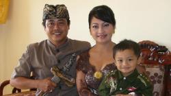 I Komang Sudiana, Simpan Ratusan Senjata Peninggalan Kerajaan Bali