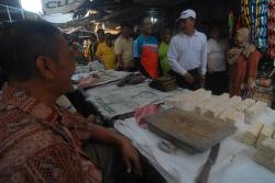 Jelang Ramadan, Bupati Jombang, Nyono Ngonthel Sidak Pasar