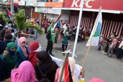 Gembok Paksa KFC, Tiga Pendemo Akhirnya Dibebaskan