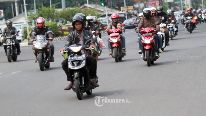 Polisi Paksa Pemudik Motor untuk Istirahat