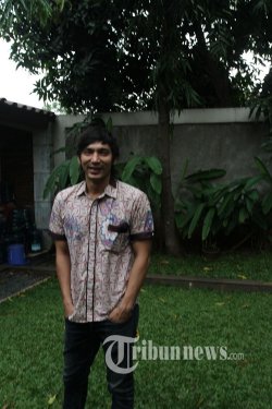 Abimana Aryasatya Kurang Nyaman Berjalan di Karpet Merah