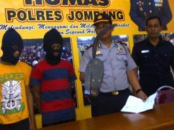 Ditangkap Polisi, Dua Pelajar Bersenjata Clurit Memalak Orang Pacaran