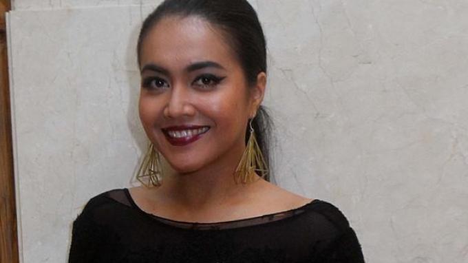 Emilia Contessa Cegah Niat Denada Gugat Cerai Sejak Setahun Lalu