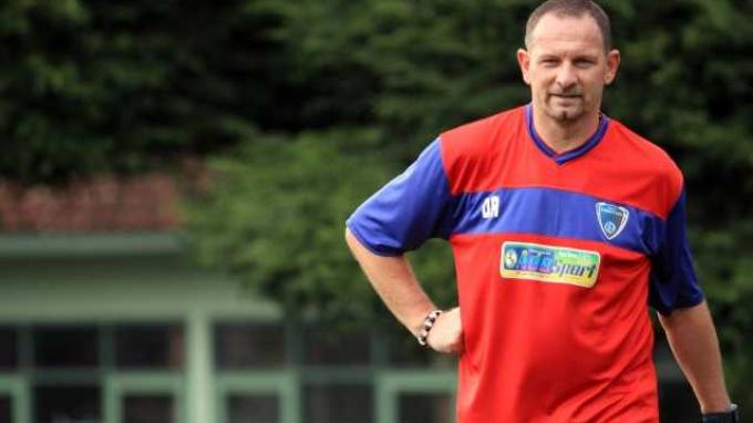 Dejan Antonic ketika melatih PBR.