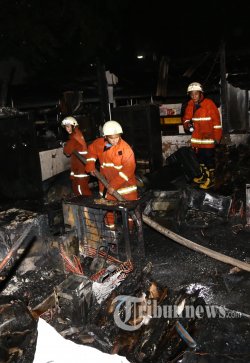 Petugas Pemadam Kebakaran di Jakarta Masih Minim