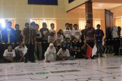 Kontes Robot, Robot Mahasiswa Diadu Dengan Robot Pelajar