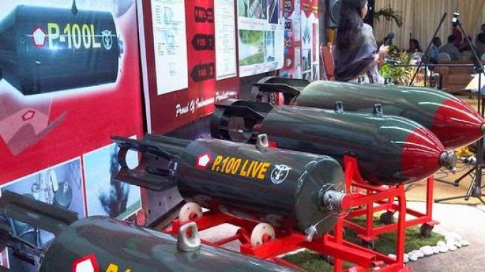PT DAHANA (Persero) menggarap produksi bahan peledak militer bomb P 100 Live untuk amunisi pesawat Sukhoi. 