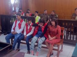 Dihukum 8 Tahun, Penyelundup Sabu Asal Malaysia Menangis