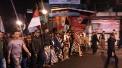 Suroan, Warga Yogya Ikuti Ritual Keliling Benteng