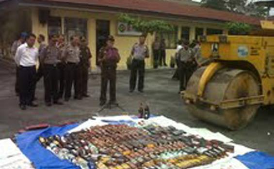 219 Botol Miras Milik Marbun Dimusnahkan